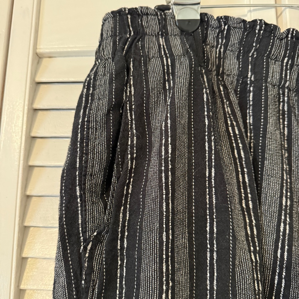 Briggs New York Black and White Textured Pants